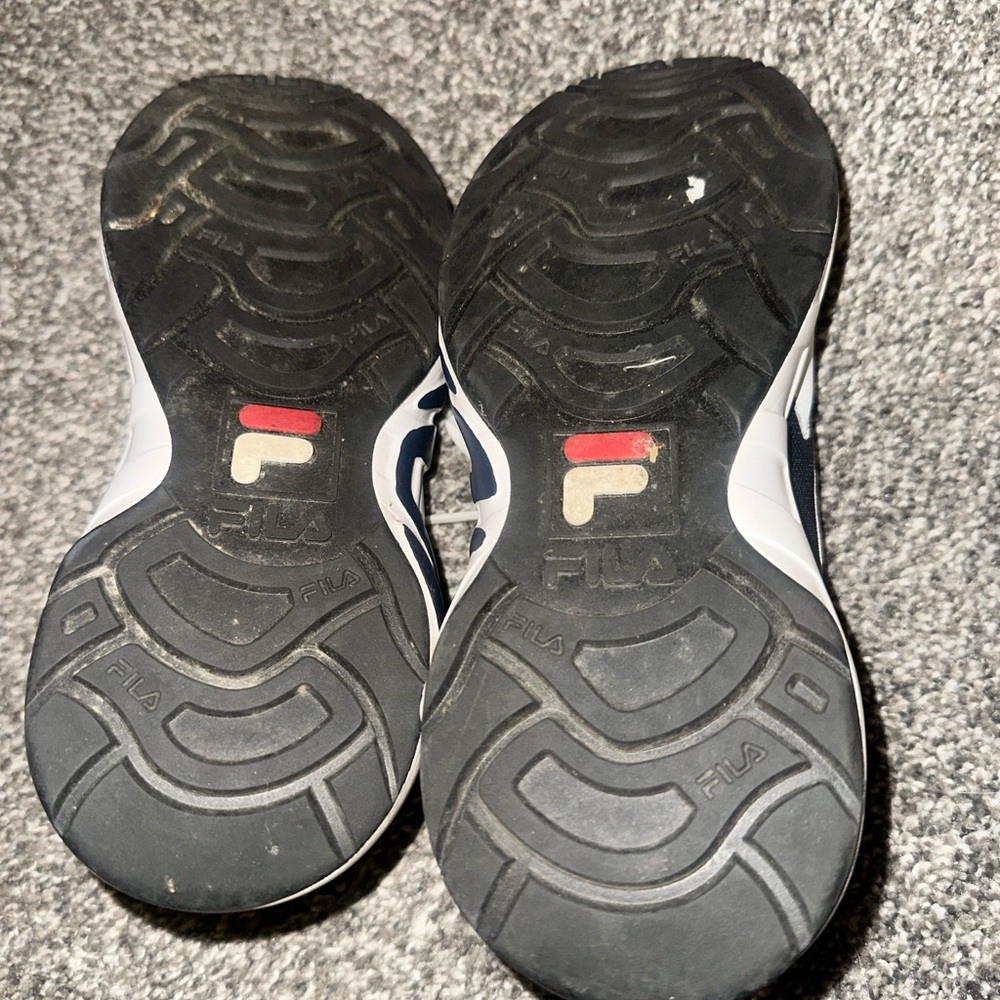Fila Kids White Sneakers - Picture 6 of 7